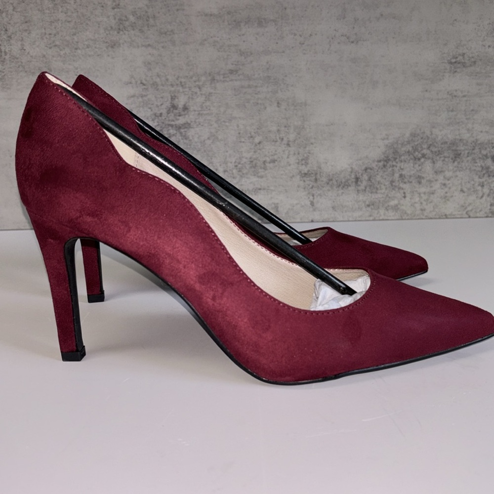 NEW| WOMEN’S FRENCH CONNECTION BURGUNDY SCALLOP PUMPS - Picture 2 of 9